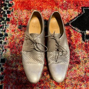 Bally perforated dress shoes in taupe size 10 1/2